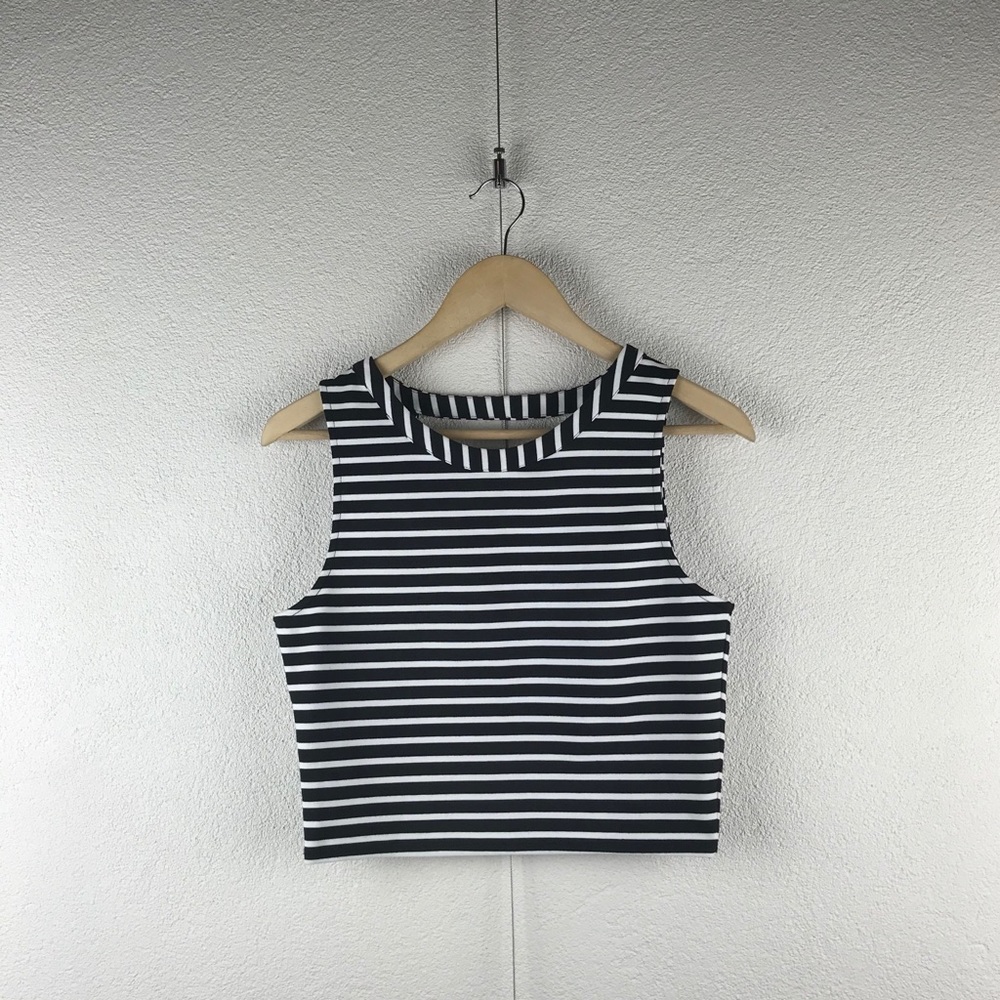 BB Dakota l S JACK Black White Striped Open Back Cropped Fitted Tank Top Layer